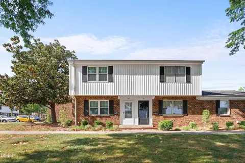 1002 Willow Dr #43, Chapel Hill, NC 27514