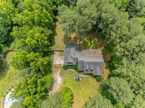 3304 Black Stallion Ct, Zebulon, NC 27597