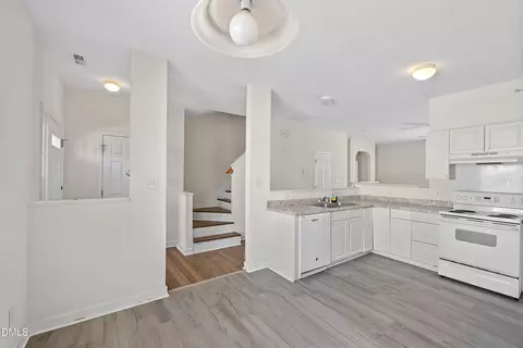 8309 Glenwood Springs Ct, Raleigh, NC 27616