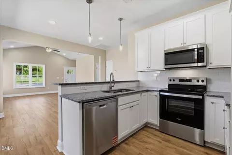 507 E Harnett St, Dunn, NC 28334