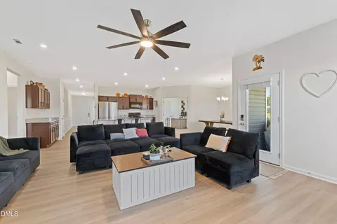 112 Napa Dr, Four Oaks, NC 27524
