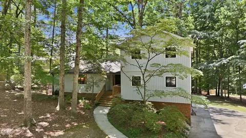 6101 Dresden Ln, Raleigh, NC 27612