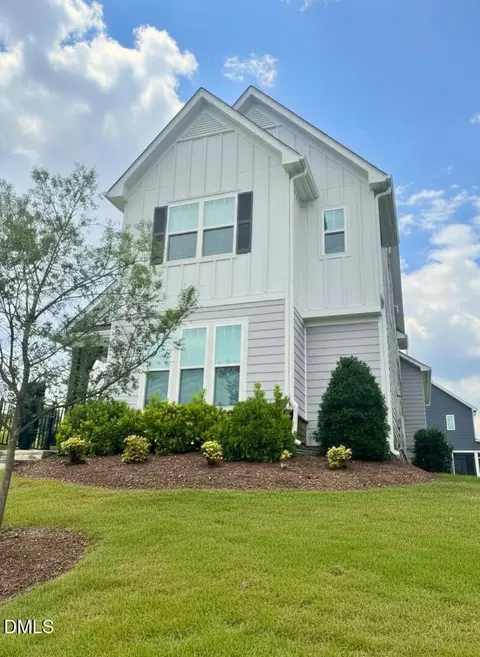 124 Daisy Grove Ln, Holly Springs, NC 27540