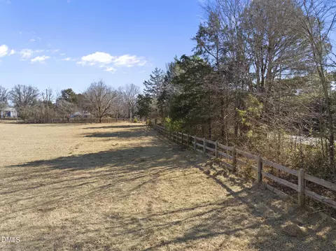 2 Dairyland Rd # A, Chapel Hill, NC 27516