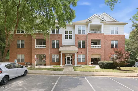 1710 Tiffany Bay Ct UNIT 302, Raleigh, NC 27609