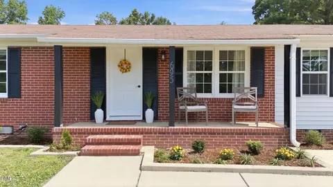 695 Old Rte 22, Kenly, NC 27542
