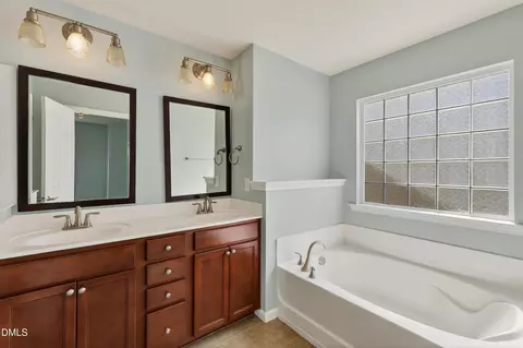 Bath - 357 Hammond Oak Ln, Wake Forest, NC 27587 photo 1 of 3