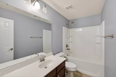 Bath - 357 Hammond Oak Ln, Wake Forest, NC 27587 photo 2 of 3