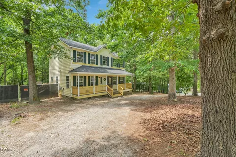 90 Royal St, Fuquay Varina, NC 27526