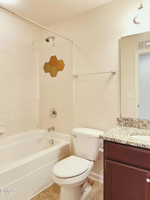 Bath - 435 Panorama View Loop, Cary, NC 27519 photo 4 of 4