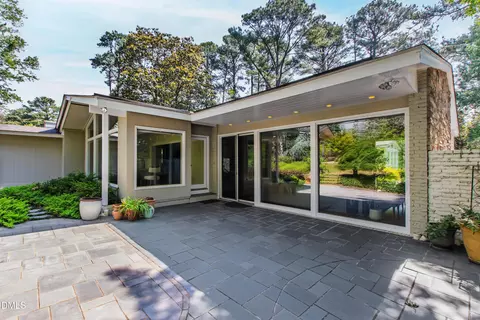 2751 Toxey Dr, Raleigh, NC 27609