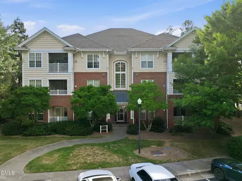 124 Providence Glen Dr, Chapel Hill, NC 27514
