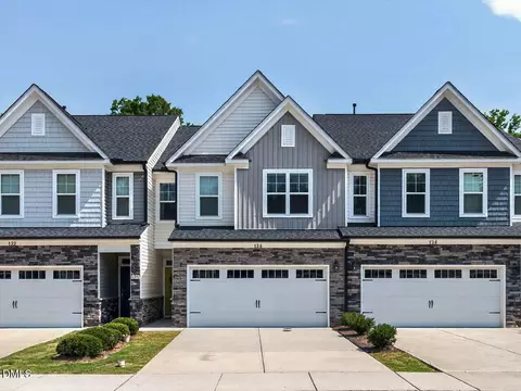 124 Orvis Dr, Holly Springs, NC 27540