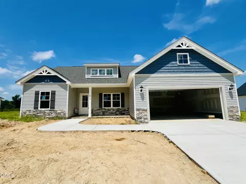 315 Creeks Edge Dr, Pikeville, NC 27863