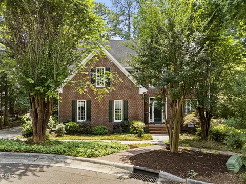 103 Parkgrove Ct, Cary, NC 27519