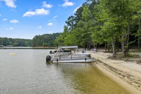 626 Flemingtown Ln, Henderson, NC 27537
