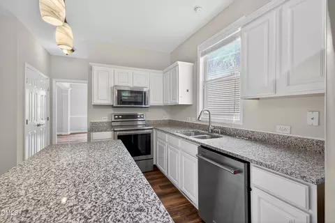 Kitchen - 1402 Willow Leaf Way, Apex, NC 27502 photo 3 of 5