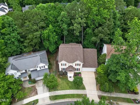 View/Area - 1402 Willow Leaf Way, Apex, NC 27502 photo 8 of 10
