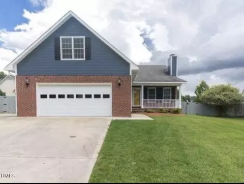 2805 Franzia Dr, Fayetteville, NC 28306