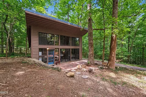 179 Hickory Pond Rd, Chapel Hill, NC 27517