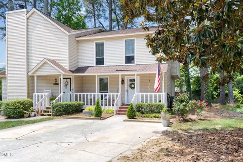 114 Arbuckle Ln, Cary, NC 27511