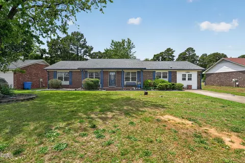 1082 Quail Meadow Dr, Fayetteville, NC 28314