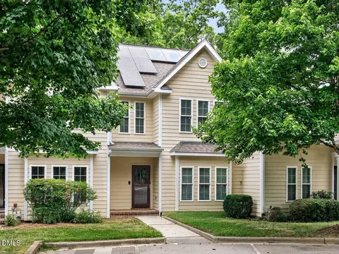 137 Lanigan Pl, Cary, NC 27513