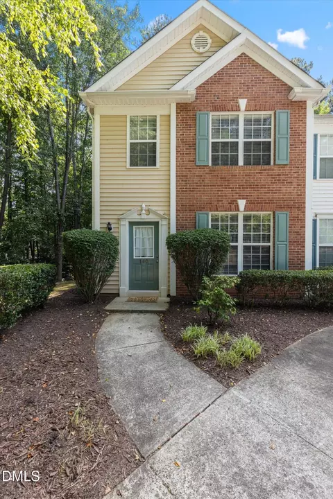 140 Orchard Park Dr, Cary, NC 27513