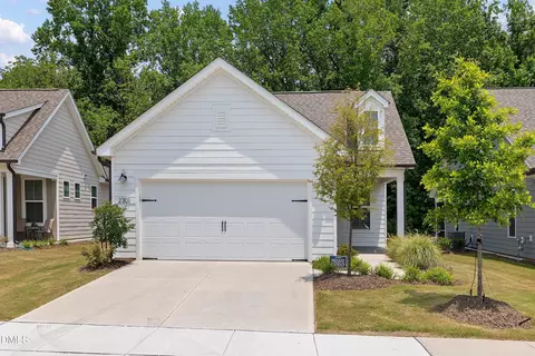 2301 Flycatcher Ln, Fuquay Varina, NC 27526