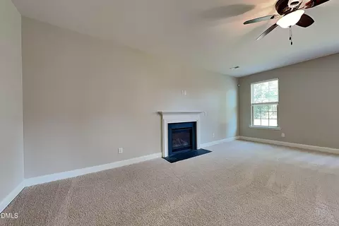 Living - 75 Davelyn Ct, Garner, NC 27529 photo 2 of 4