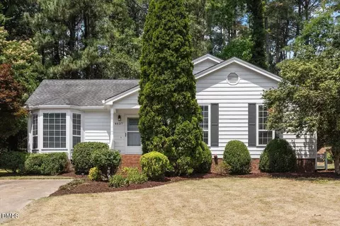 4637 Timberhurst Dr, Raleigh, NC 27612