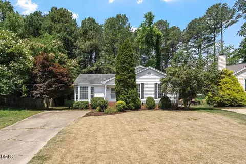 4637 Timberhurst Dr, Raleigh, NC 27612