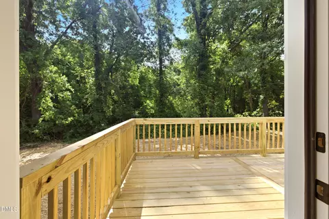 1437 Duggins Dr, Burlington, NC 27217