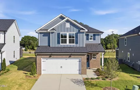 709 Wicklow Hall Dr, Fuquay Varina, NC 27526
