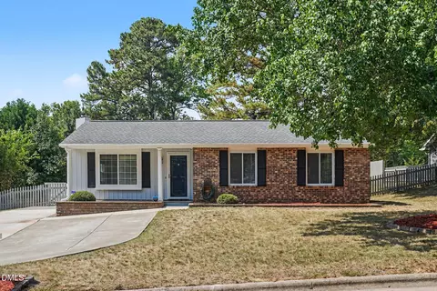 3805 Cascade Ct, Raleigh, NC 27604
