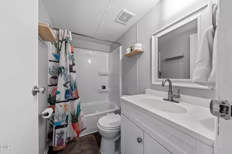 Bath - 1608 Spring Hill Rd, Spring Hope, NC 27882 photo 2 of 2
