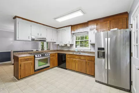 Kitchen - 103 Mabry Pl, Garner, NC 27529 photo 2 of 4