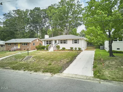 Exterior - 511 Hugo St, Durham, NC 27704 photo 5 of 7