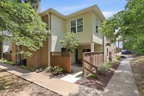 381 Summerwalk Cir, Chapel Hill, NC 27517