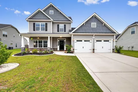 130 Fullcrest Ct, Raeford, NC 28376