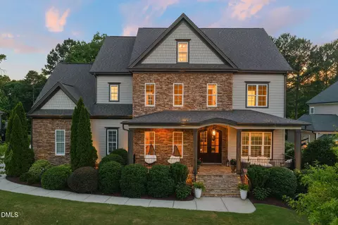 112 Honeyridge Ln, Holly Springs, NC 27540