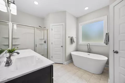 Bath - 66 Amaryllis Ct, Middlesex, NC 27557 photo 2 of 5