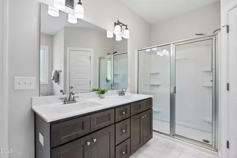 Bath - 66 Amaryllis Ct, Middlesex, NC 27557 photo 3 of 5