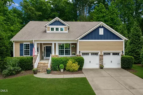 624 E Hatterleigh Ave, Hillsborough, NC 27278
