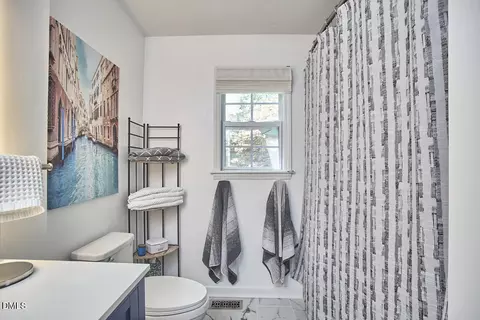 Bath - 2131 Sunset Ave, Durham, NC 27705 photo 4 of 4