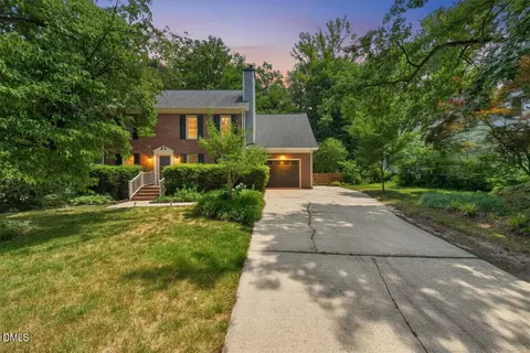 1104 Fallen Oak Dr, Apex, NC 27502