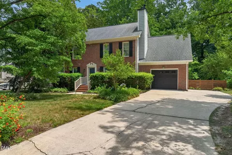 1104 Fallen Oak Dr, Apex, NC 27502