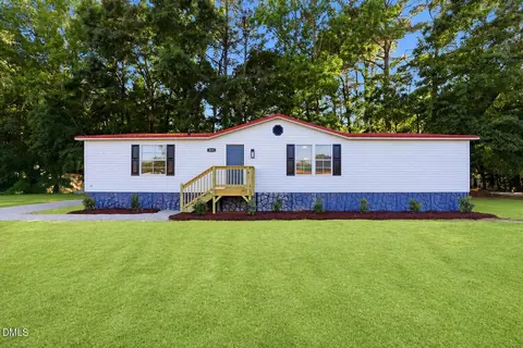 211 Duck Ridge Dr, Pikeville, NC 27863