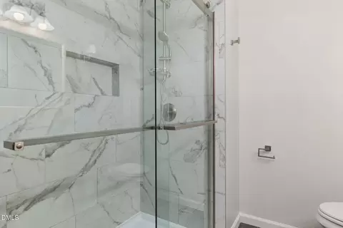 Bath - 1615 Valley Run, Durham, NC 27707 photo 3 of 5