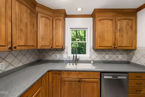 Kitchen - 1615 Valley Run, Durham, NC 27707 photo 4 of 4